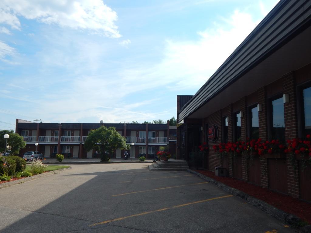 Complexe Hotelier Pelchat Les Escoumins Exterior foto